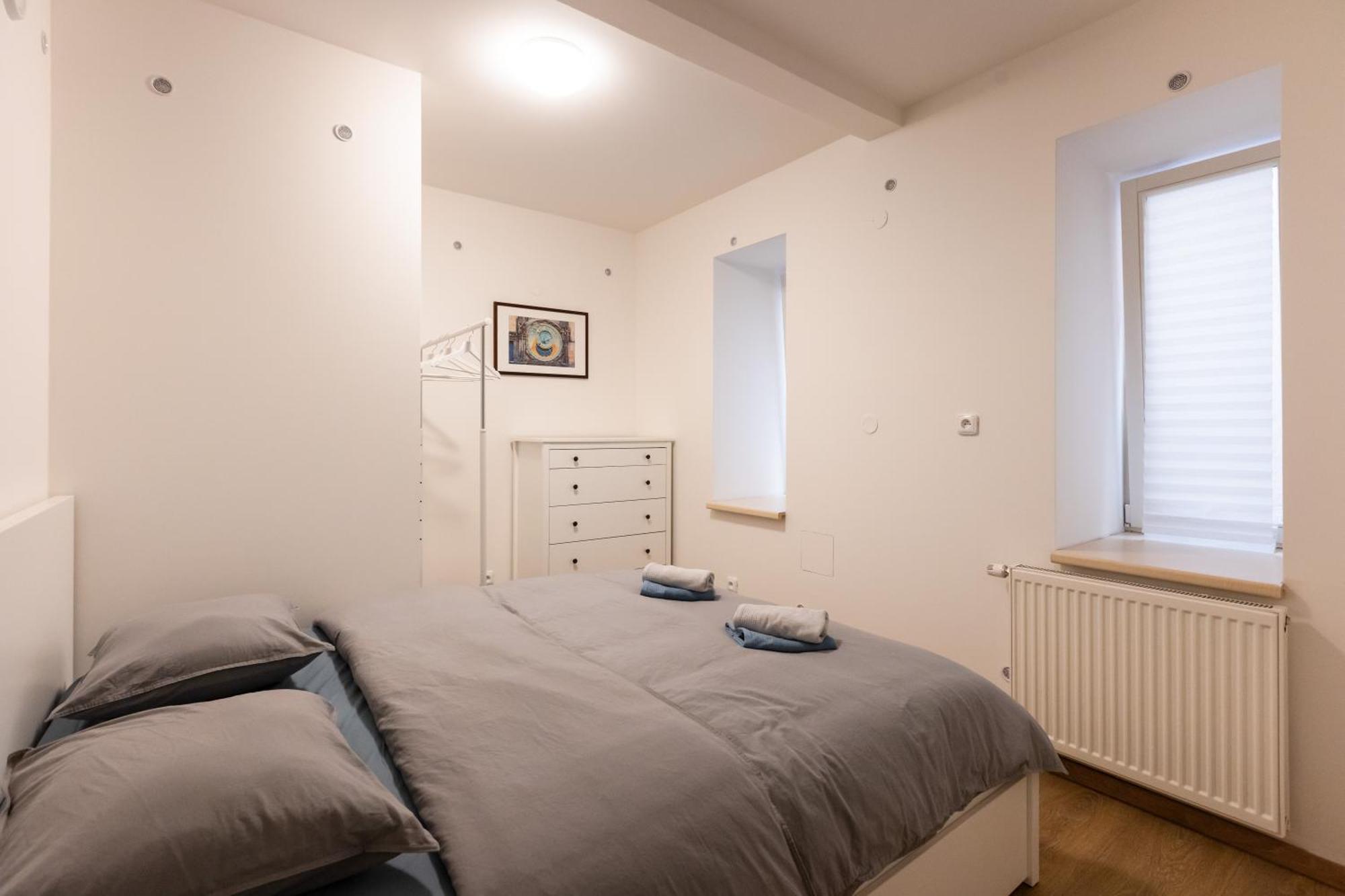 Spacious Apartment In Quiet Courtyard Near Charles Bridge Praha Eksteriør bilde