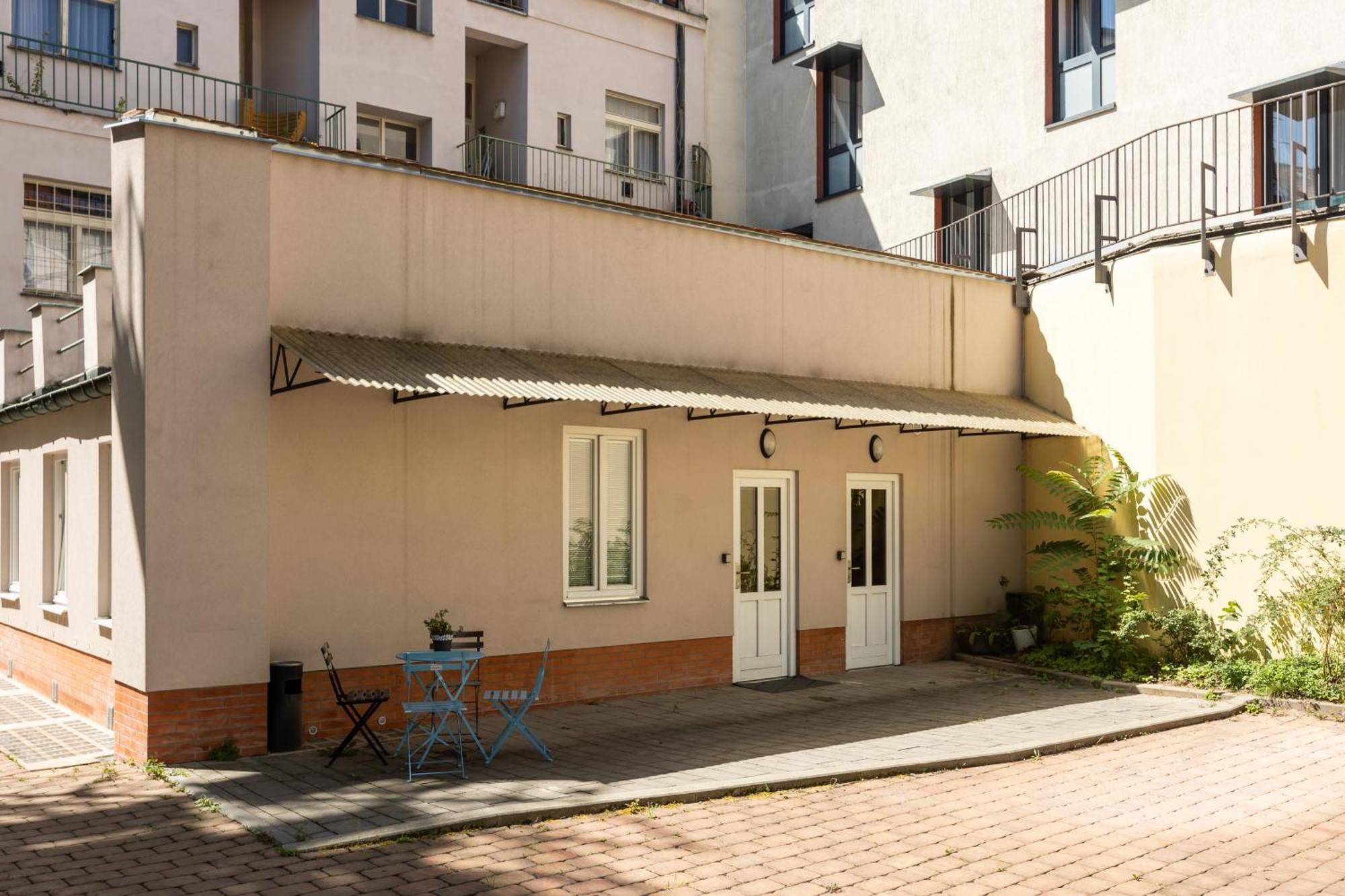 Spacious Apartment In Quiet Courtyard Near Charles Bridge Praha Eksteriør bilde
