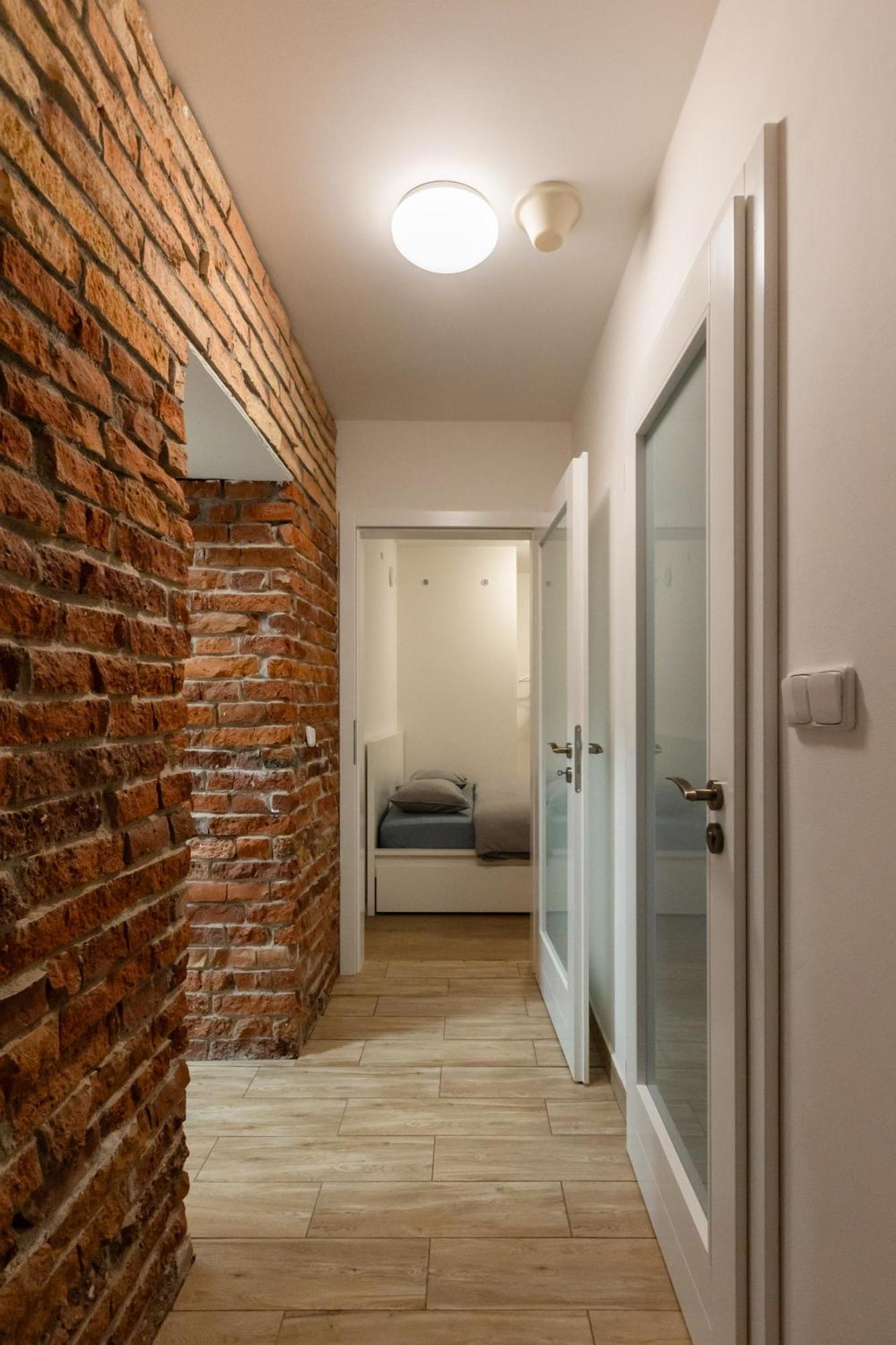 Spacious Apartment In Quiet Courtyard Near Charles Bridge Praha Eksteriør bilde