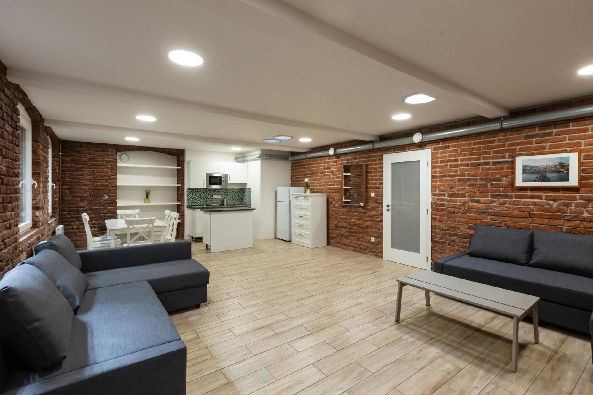 Spacious Apartment In Quiet Courtyard Near Charles Bridge Praha Eksteriør bilde